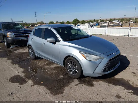 2020 Toyota Yaris Hatchback LE