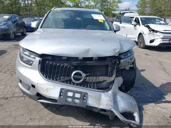2019 Volvo XC40 Momentum