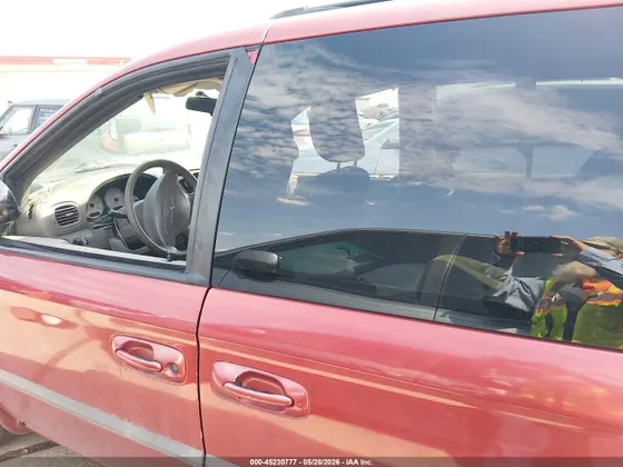 2003 Chrysler Voyager LX