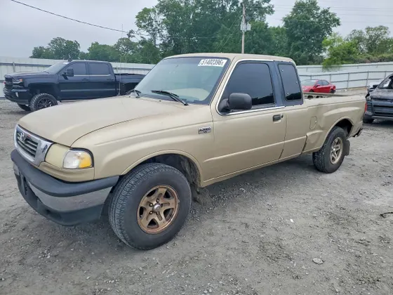 1999 Mazda B-Series 2WD Truck SE