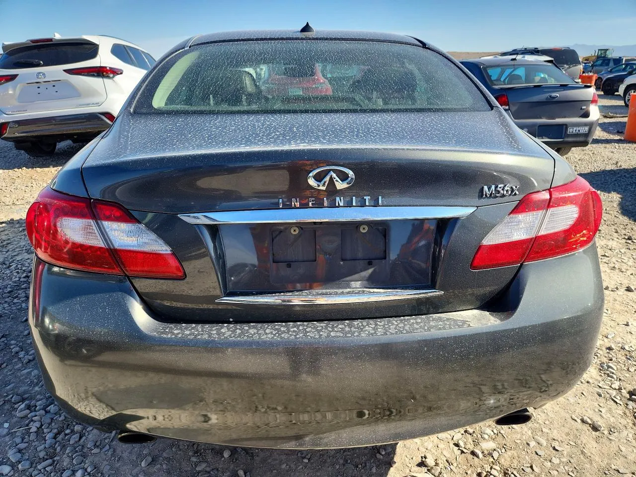 2011 INFINITI M56