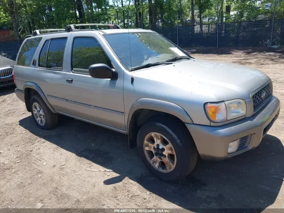 2001 Nissan Pathfinder SE