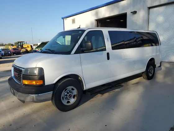 2014 GMC SAVANA G3500 LT