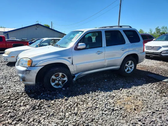 2005 Mazda Tribute s