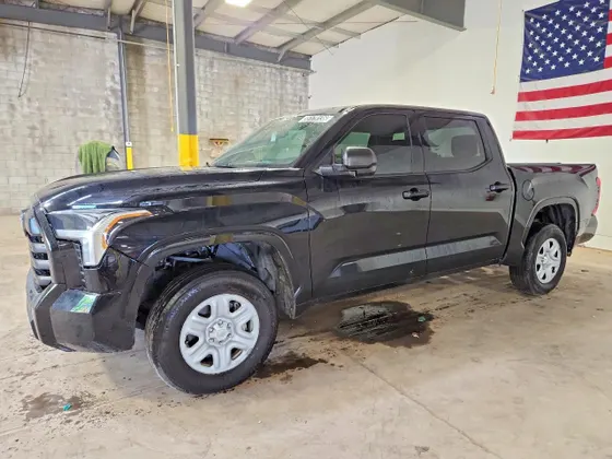 2025 Toyota Tundra 4WD SR