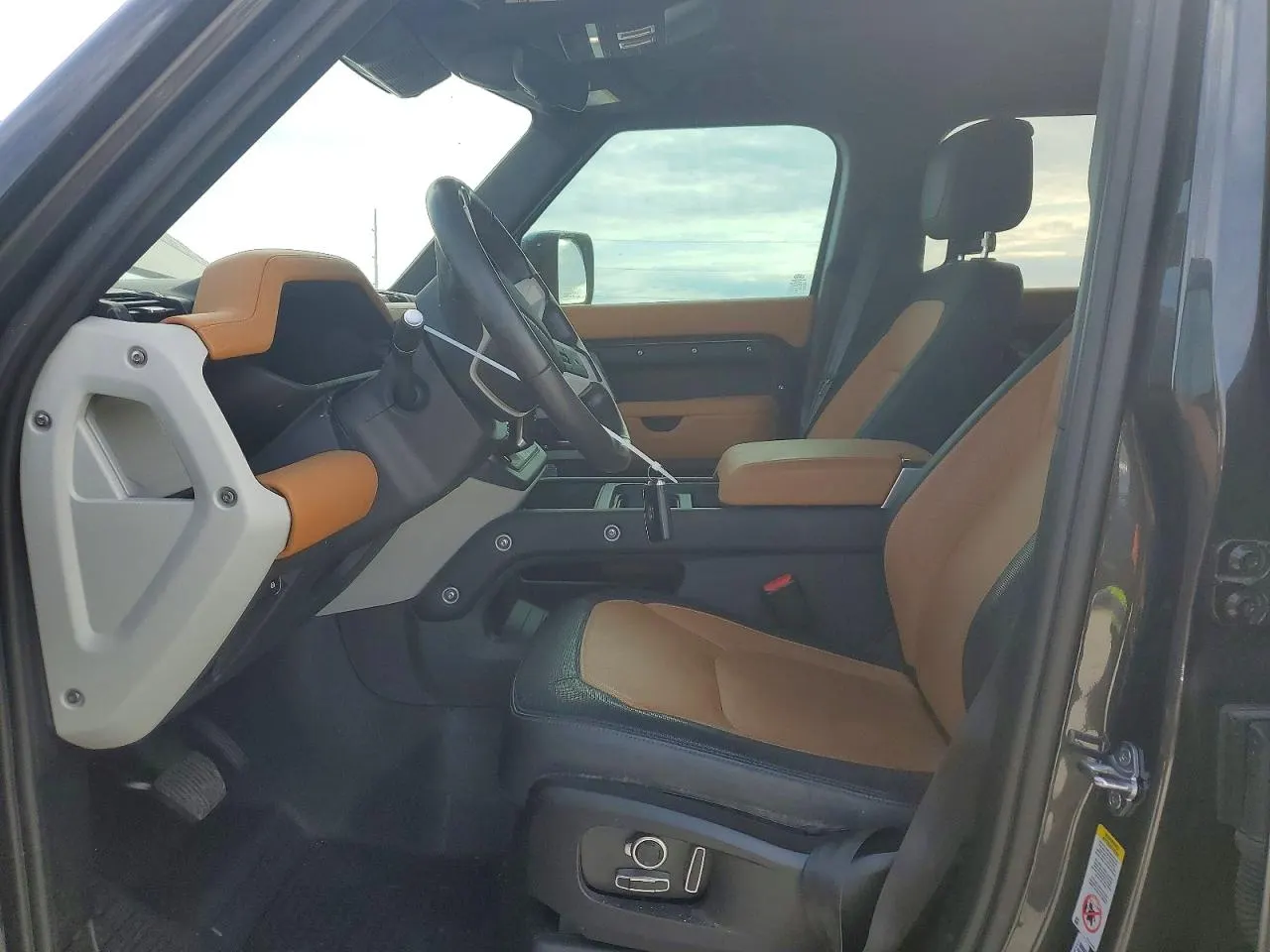 2024 Land Rover Defender X-Dynamic SE