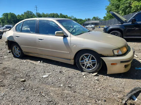 2002 INFINITI G20 Luxury