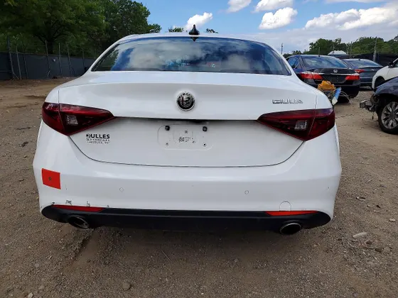 2017 Alfa Romeo Giulia