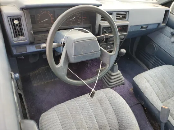 1988 Nissan Hardbody King Cab 2WD KING CAB
