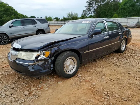 1999 Lincoln Town Car Executive