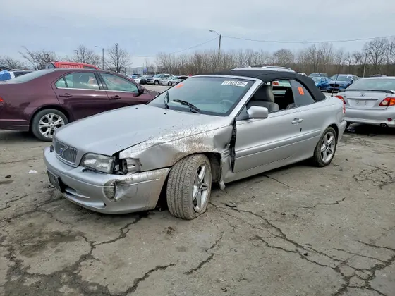 2001 Volvo C70