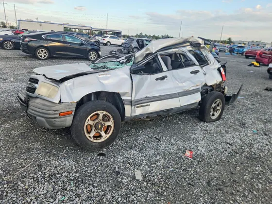 2000 Chevrolet Tracker