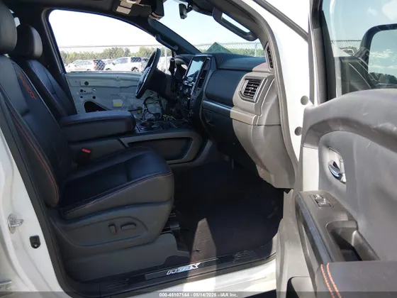 2023 Nissan Titan SV