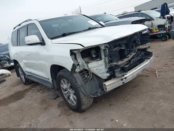 2018 Toyota Land Cruiser V8