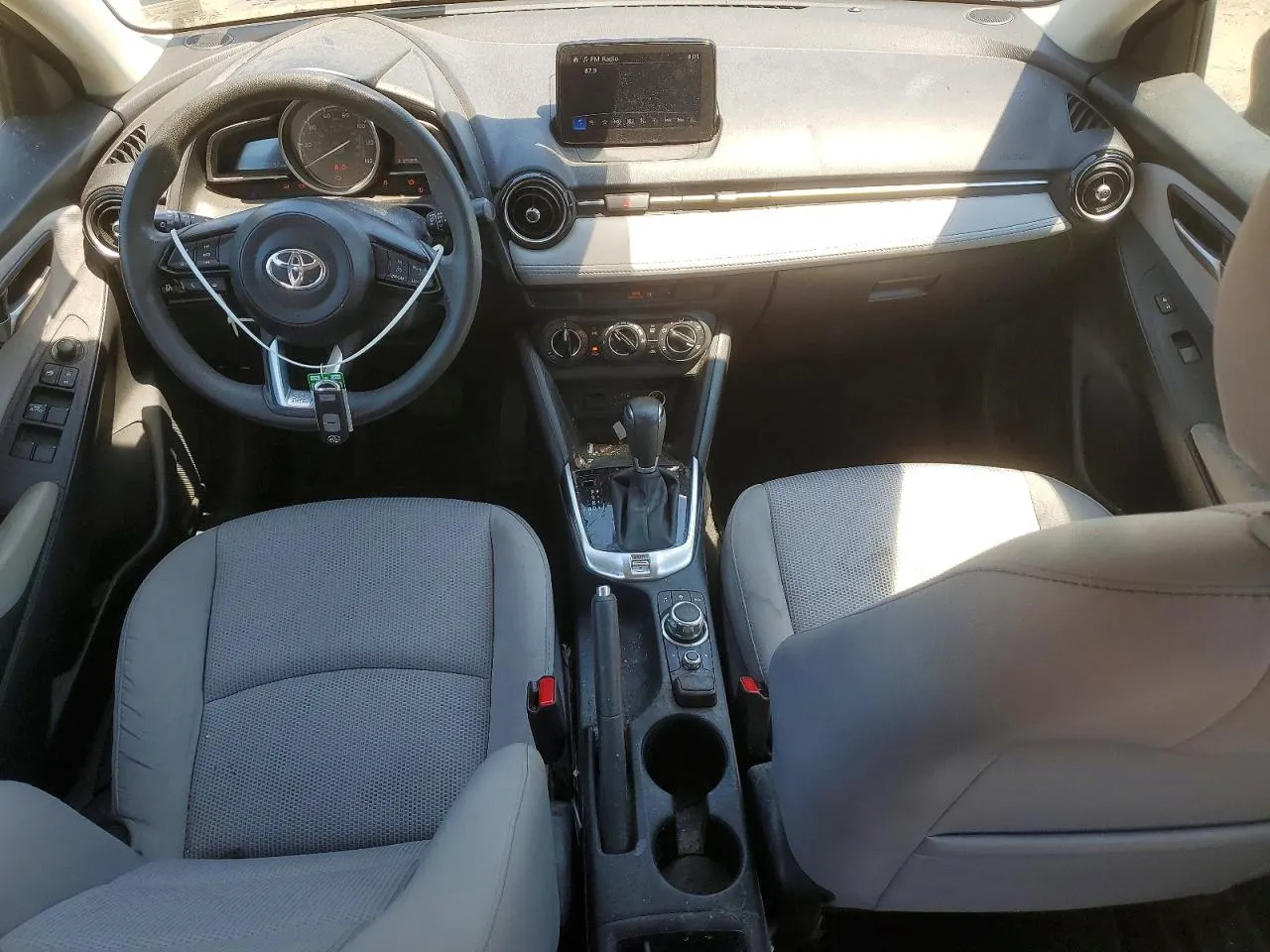 2020 Toyota Yaris Hatchback LE