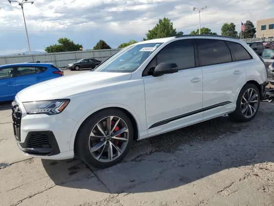 2023 Audi SQ7 Prestige