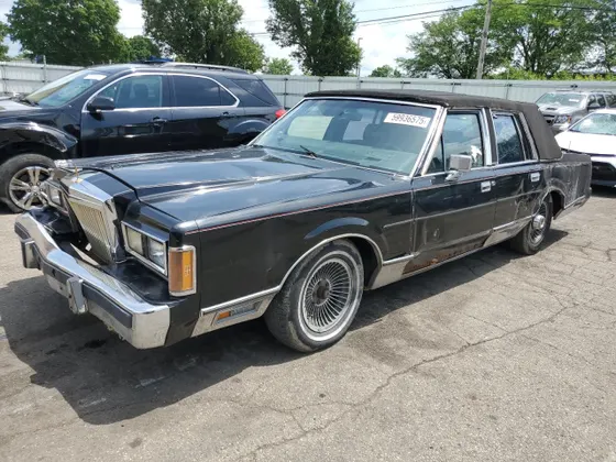 1989 Lincoln Town Car SIGNATURE