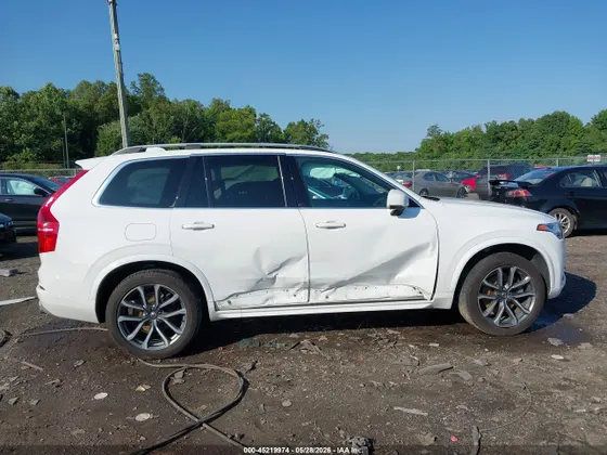2018 Volvo XC90 Momentum