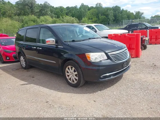 2012 Chrysler Town & Country Touring-L