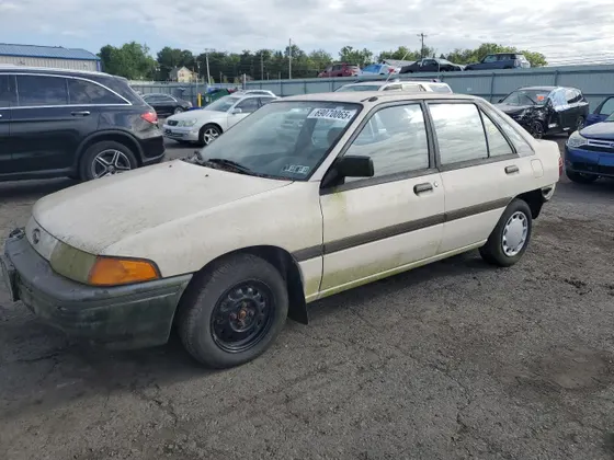 1991 Ford Escort LX
