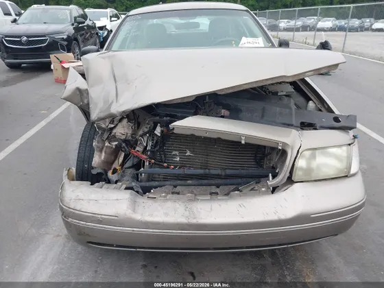 2005 Ford Crown Victoria LX