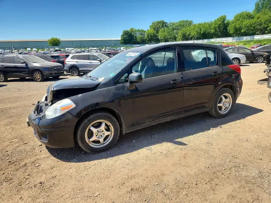 2009 Nissan Versa 1.8 S