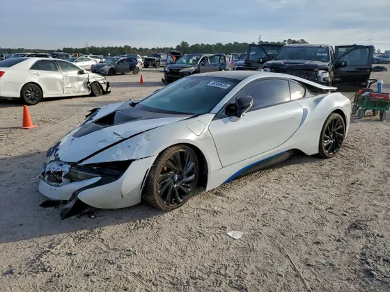 2016 BMW i8
