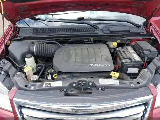 2013 Chrysler Town & Country Touring