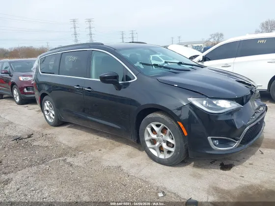 2018 Chrysler Pacifica Touring Plus