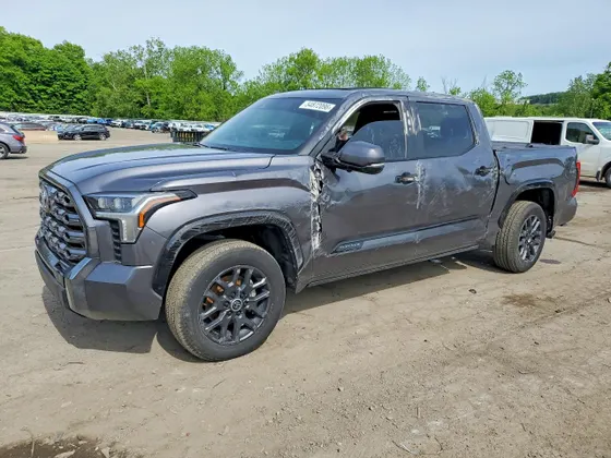 2024 Toyota Tundra 4WD Platinum