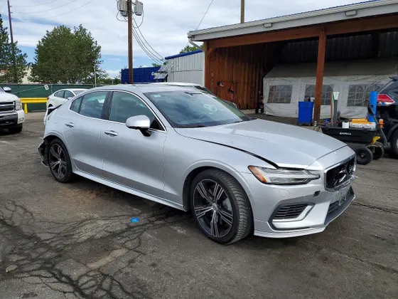 2022 Volvo S60 Recharge Plug-In Hybrid Inscription