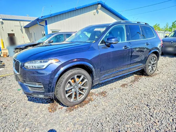 2016 Volvo XC90 T6 Momentum