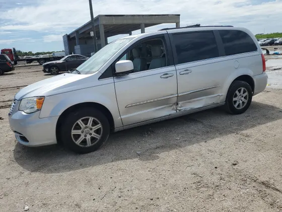 2011 Chrysler Town & Country Touring