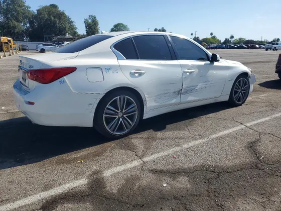 2015 INFINITI Q50 Premium