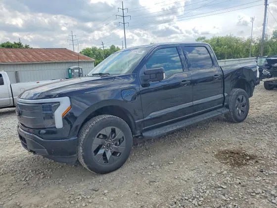 2025 Ford F-150 Lightning LARIAT