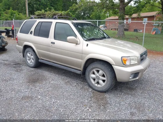 2000 Nissan Pathfinder XE