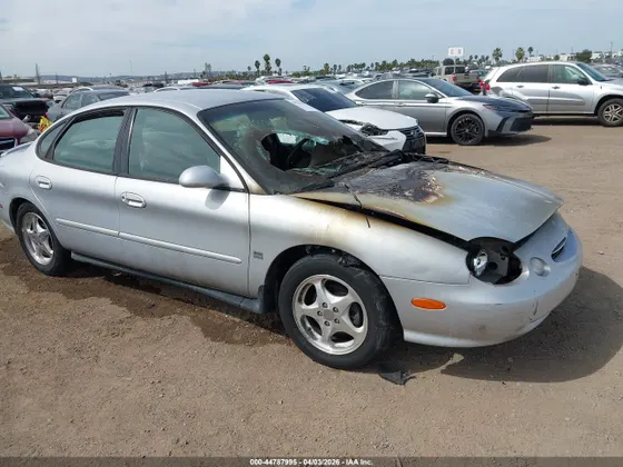 1999 Ford Taurus SE