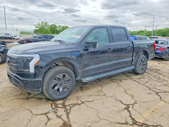 2025 Ford F-150 Lightning LARIAT