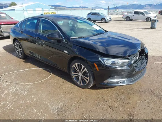 2020 Buick Regal Sportback Essence