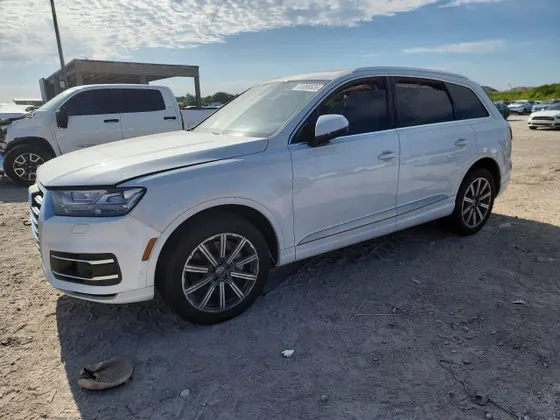 2019 Audi Q7 Premium Plus