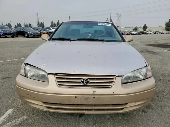 1997 Toyota Camry LE