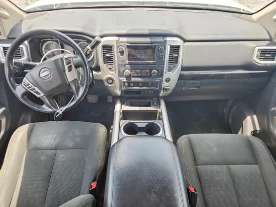 2019 Nissan Titan SV