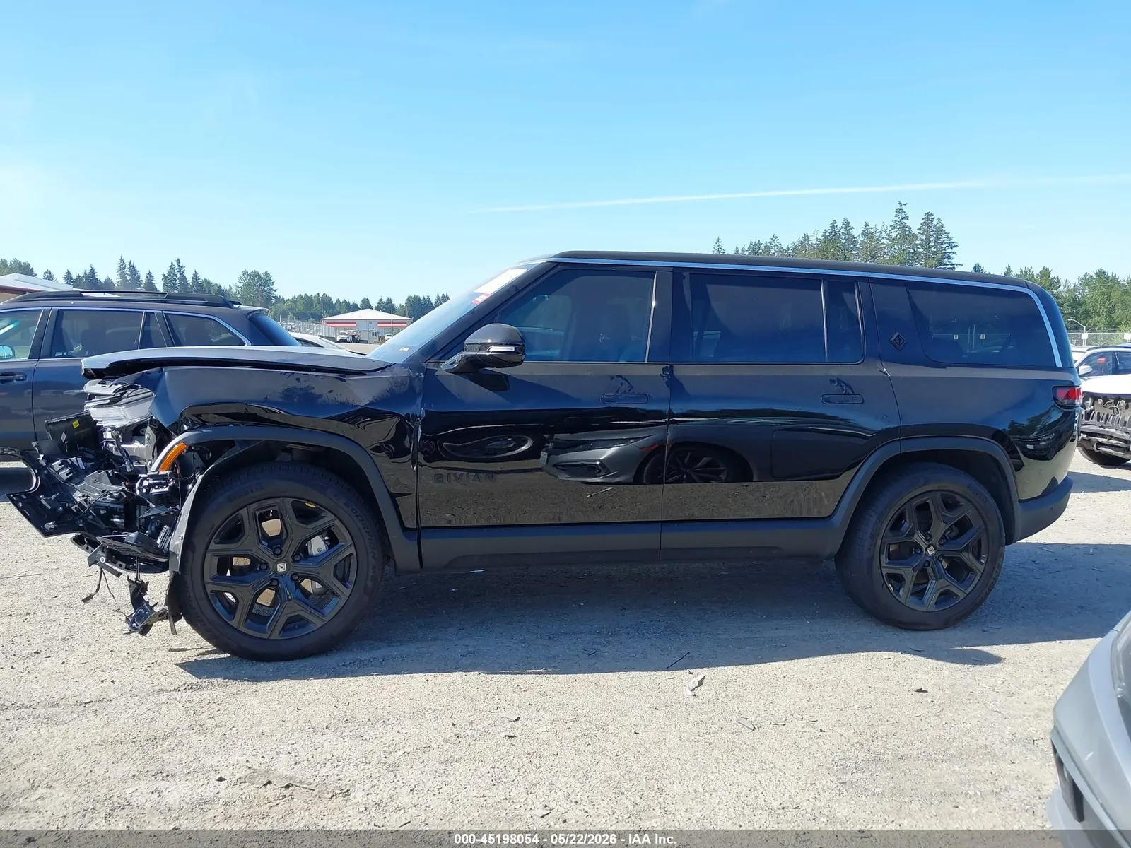 2025 Rivian R1S Adventure
