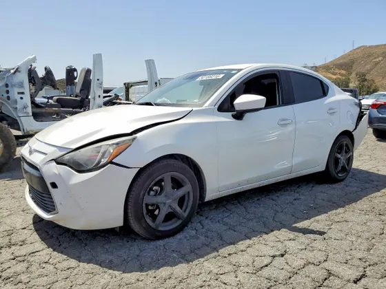 2017 Toyota Yaris iA