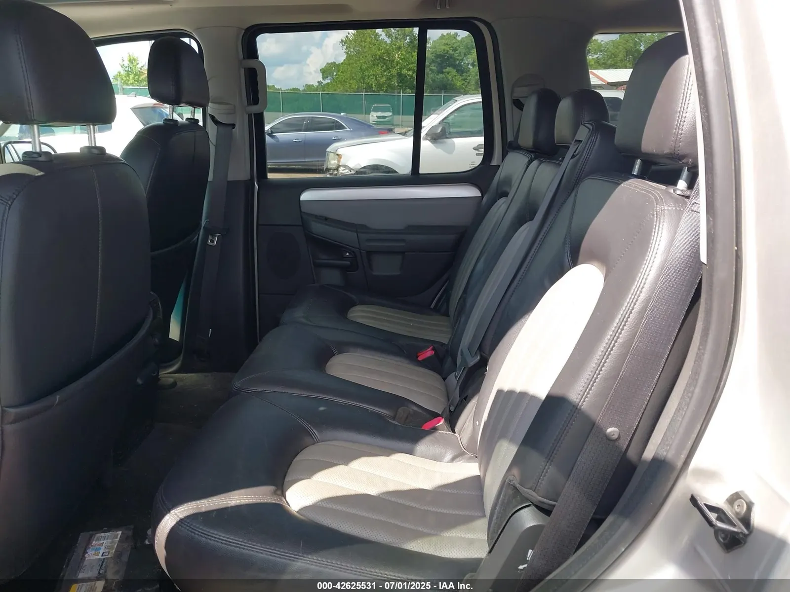 2004 Mercury Mountaineer Convenience