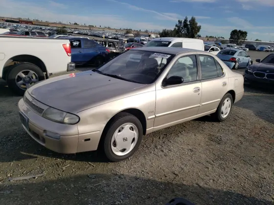1993 Nissan Altima GLE