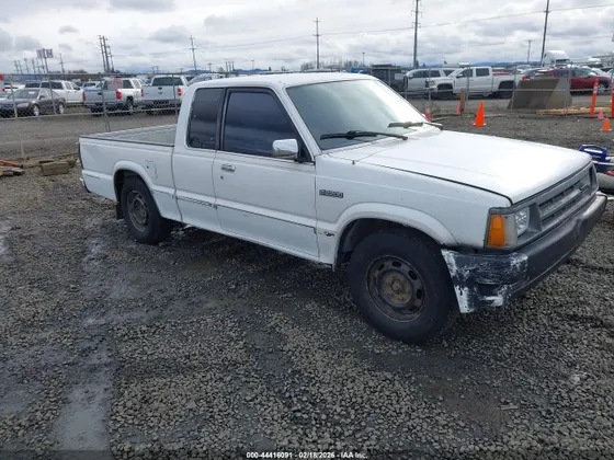 1991 Mazda B2200/B2600i Pickup 2WD CAB PLUS