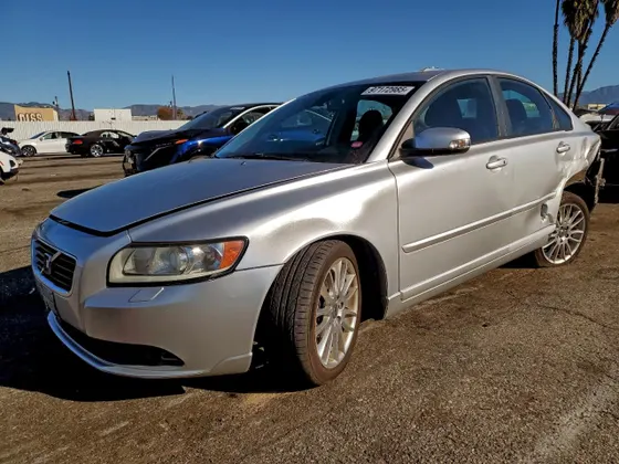2010 Volvo S40