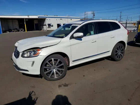2016 Volvo XC60 T5 Drive-E Premier