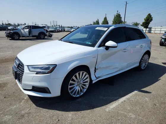2017 Audi A3 Sportback e-tron Premium Plus